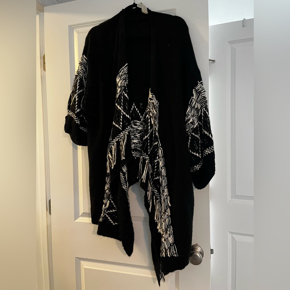 HINGE sweater
